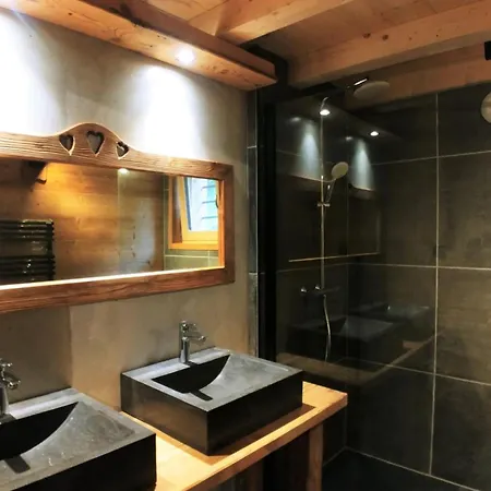 Demi-chalet Savoyard Le Petit-Bornand-les-Glieres